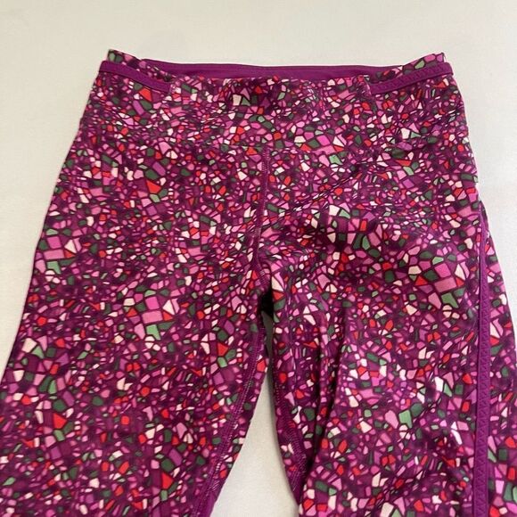 Lululemon Real Quick Crop Paradise Camo Multi Regal Plum Leggings Size 4 - Picture 2 of 8